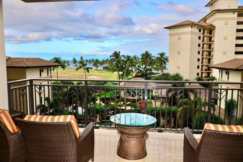 hear live music on oahu stay at oceanfront