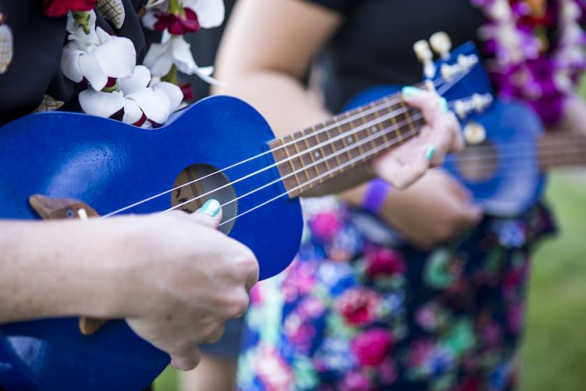 hear live music on oahu ukulele